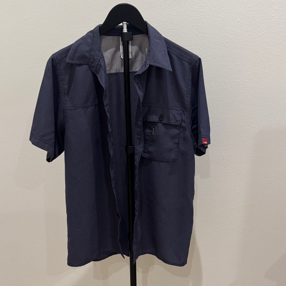 The North Face Men's Navy Check Short-Sleeve Button-Up Shirt
